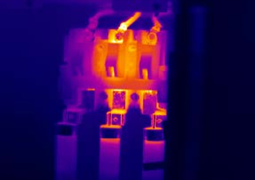   森林火災

便于消防人員掌控火災蔓延情況
迅速制定救援戰術，正確布置救援力量